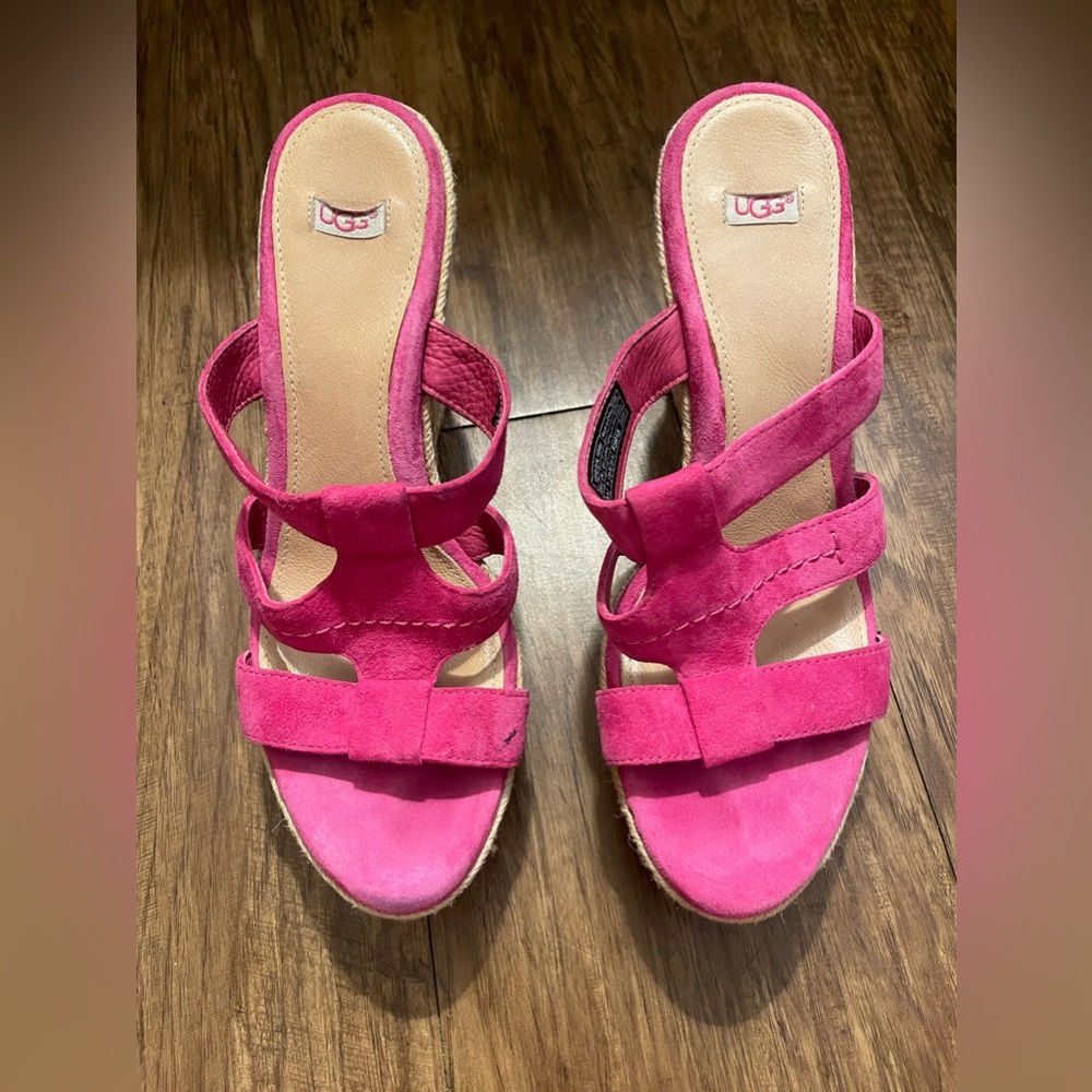 Pink uggs